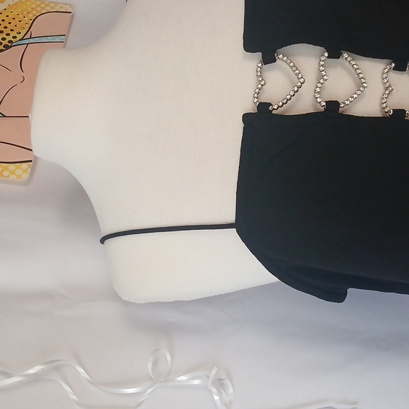 Chic Black Chain Detail Heart With Crystals Women's Crop Top 4x - Picture 3 of 4